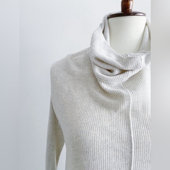 (BLACK) Wilfred Silk + Cashmere Top - Picture 2 of 4